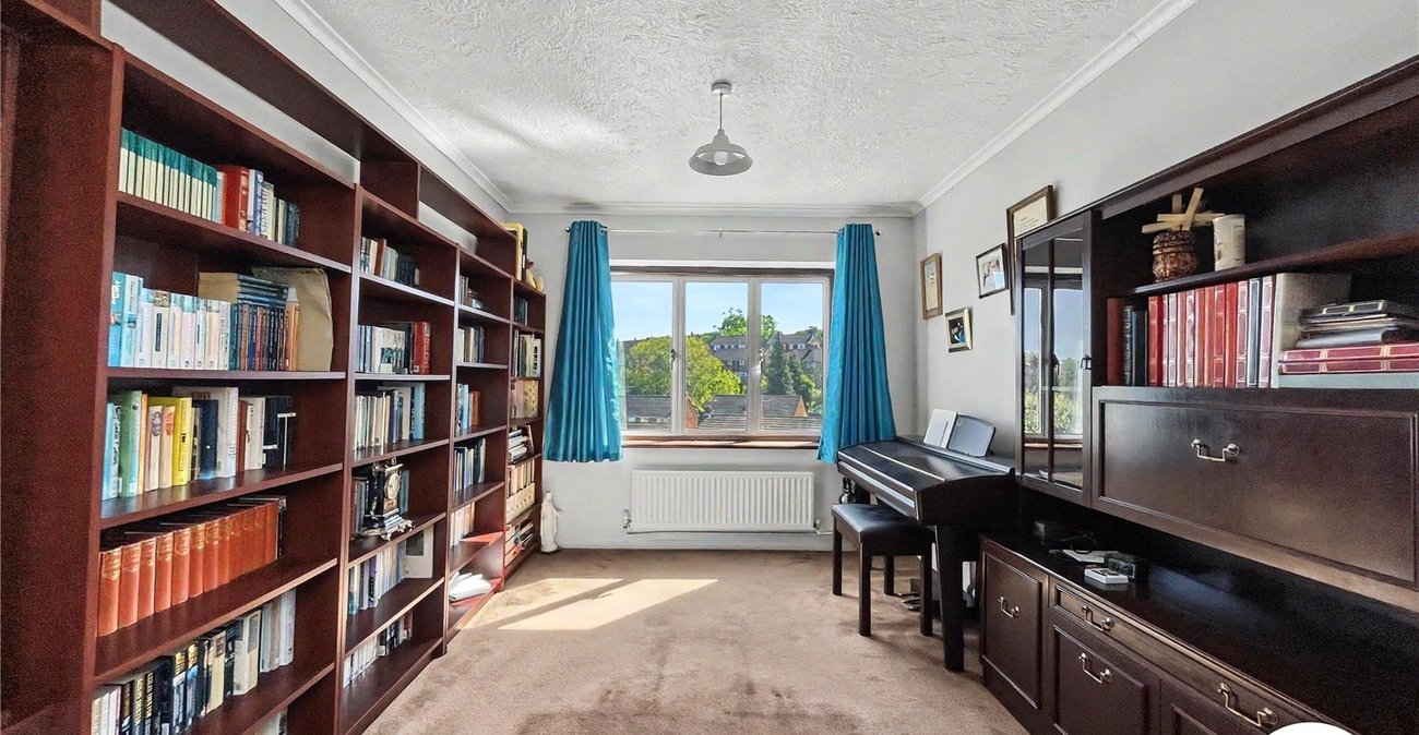 2 bedroom house for sale in Chatham | Robinson Michael & Jackson