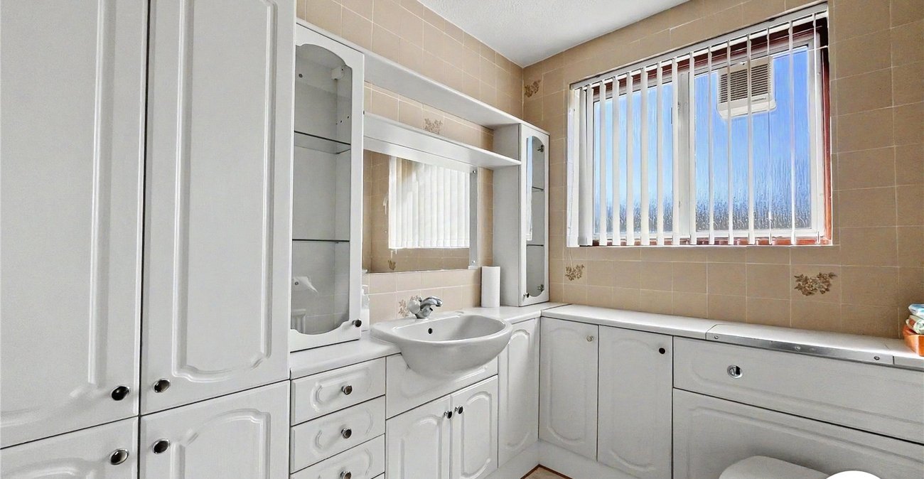 2 bedroom house for sale in Chatham | Robinson Michael & Jackson