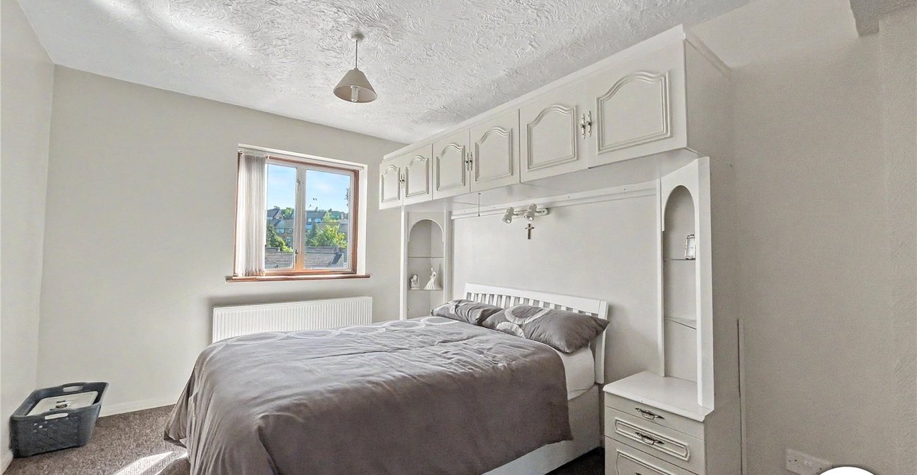 2 bedroom house for sale in Chatham | Robinson Michael & Jackson