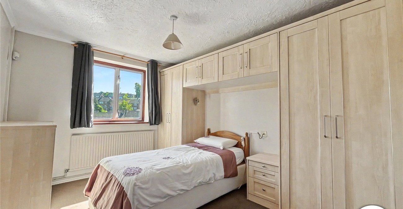 2 bedroom house for sale in Chatham | Robinson Michael & Jackson