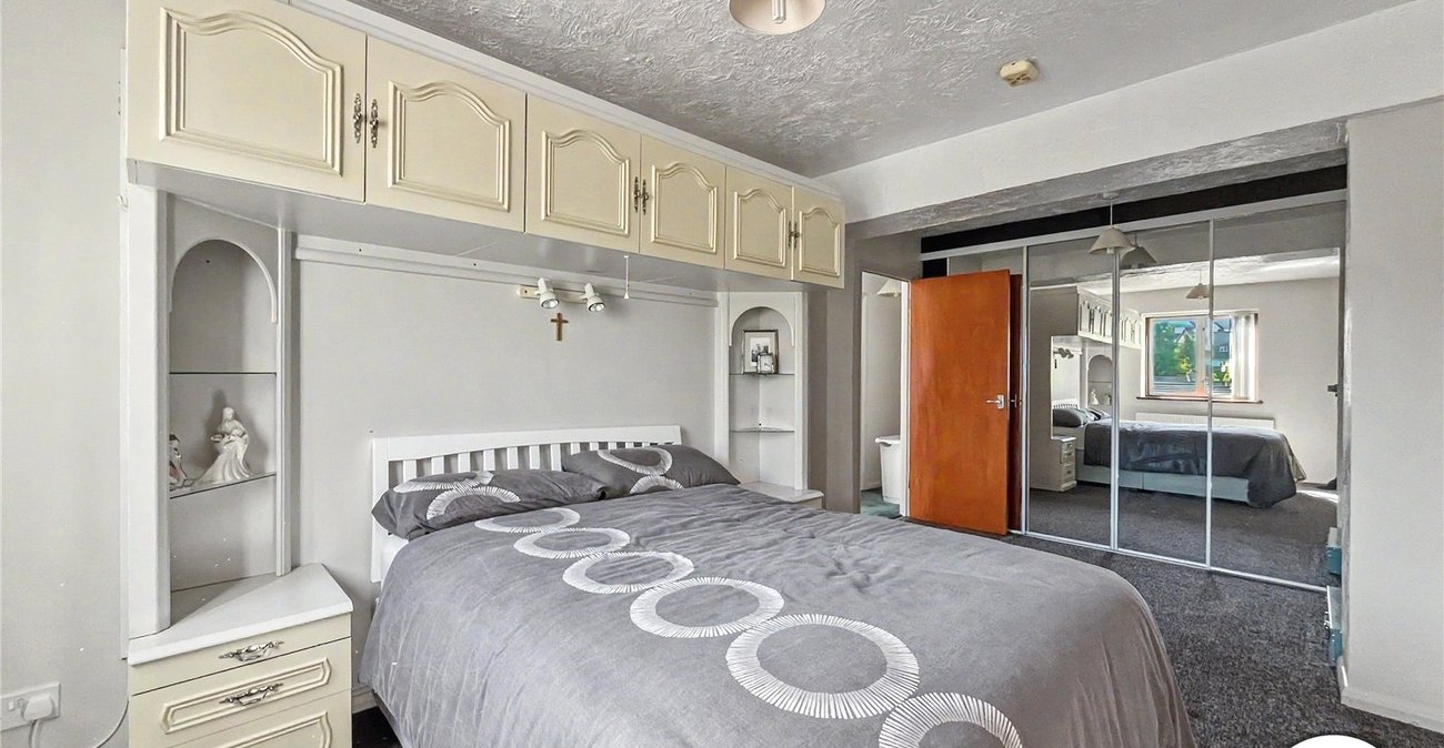 2 bedroom house for sale in Chatham | Robinson Michael & Jackson