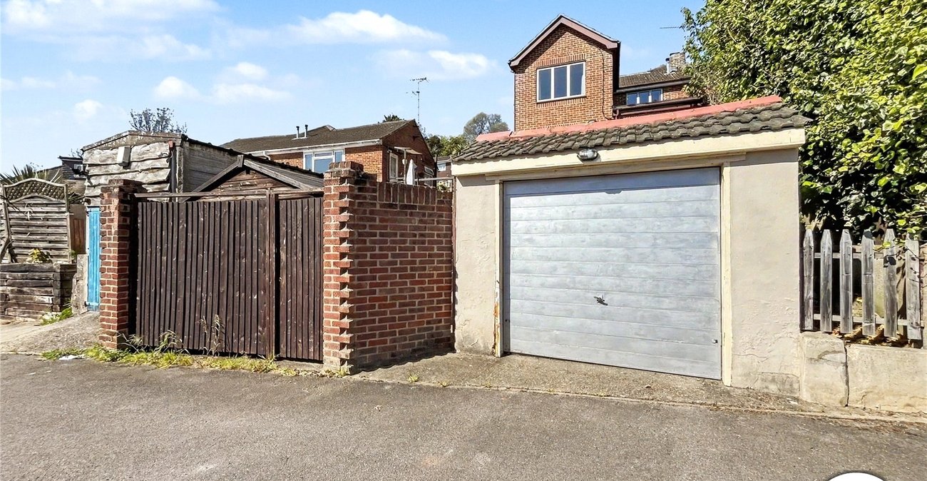 2 bedroom house for sale in Chatham | Robinson Michael & Jackson