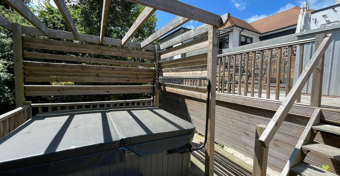 4 bedroom bungalow for sale in Davis Estate | Robinson Michael & Jackson