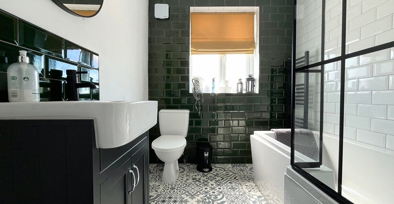 4 bedroom bungalow for sale in Davis Estate | Robinson Michael & Jackson