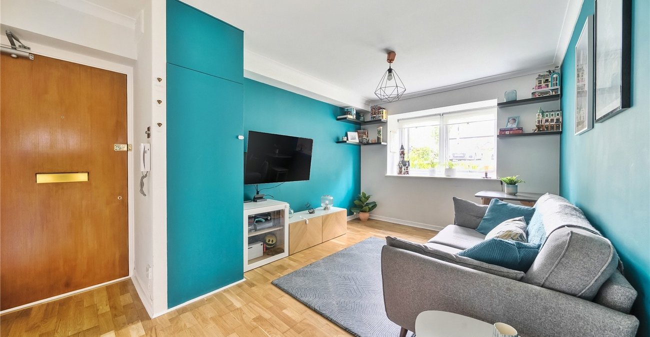 2 bedroom property for sale in London | Robinson Jackson