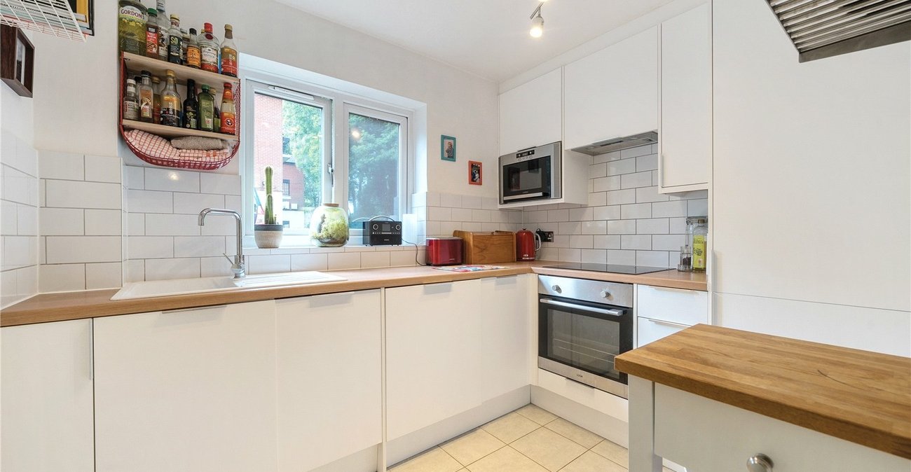 2 bedroom property for sale in  | Robinson Jackson