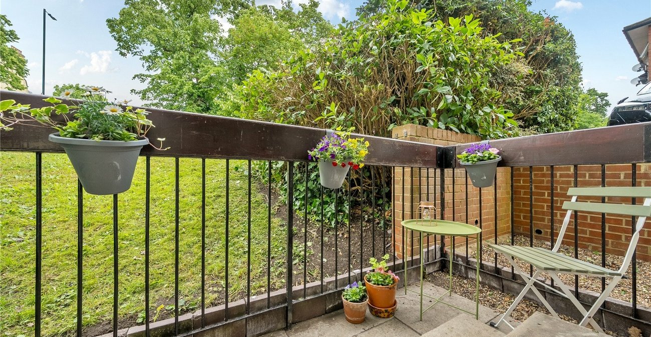 2 bedroom property for sale in  | Robinson Jackson