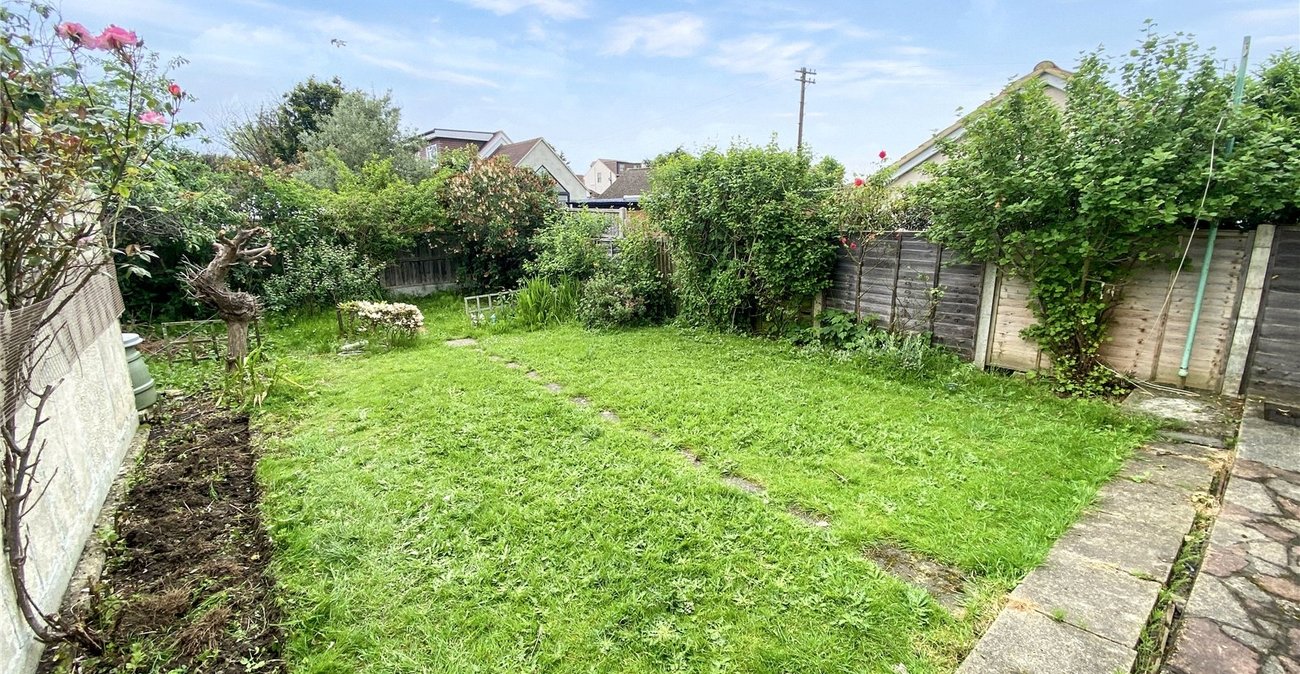 2 bedroom bungalow for sale in Sidcup | Robinson Jackson
