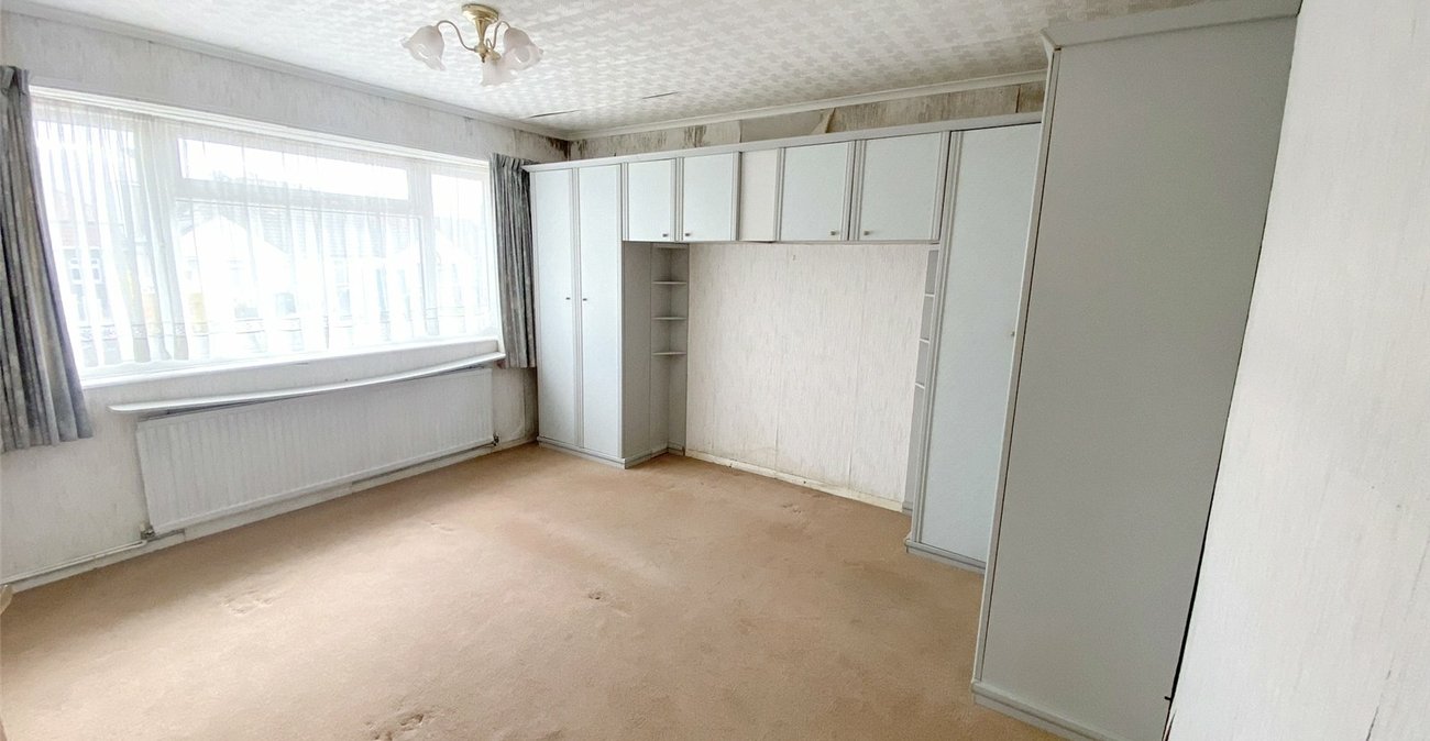 2 bedroom bungalow for sale in Sidcup | Robinson Jackson