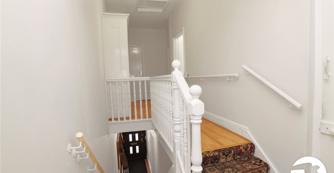 5 bedroom house for sale in London | Robinson Jackson
