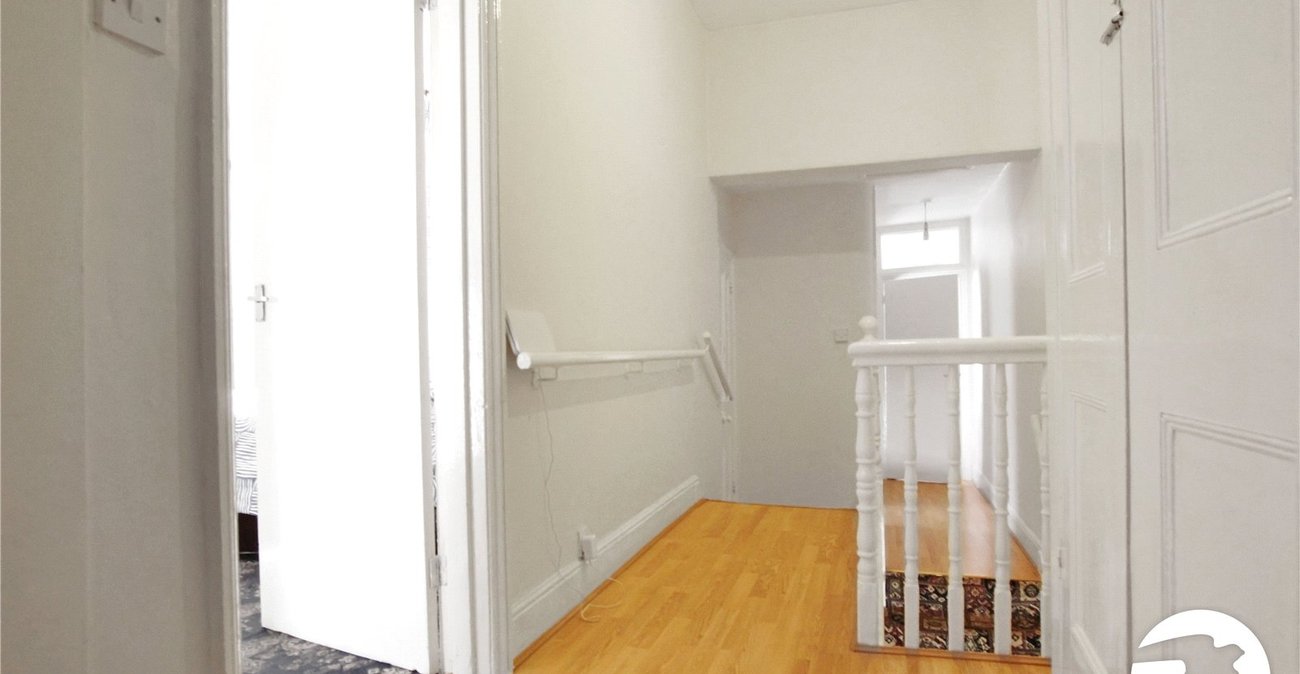 5 bedroom house for sale in London | Robinson Jackson