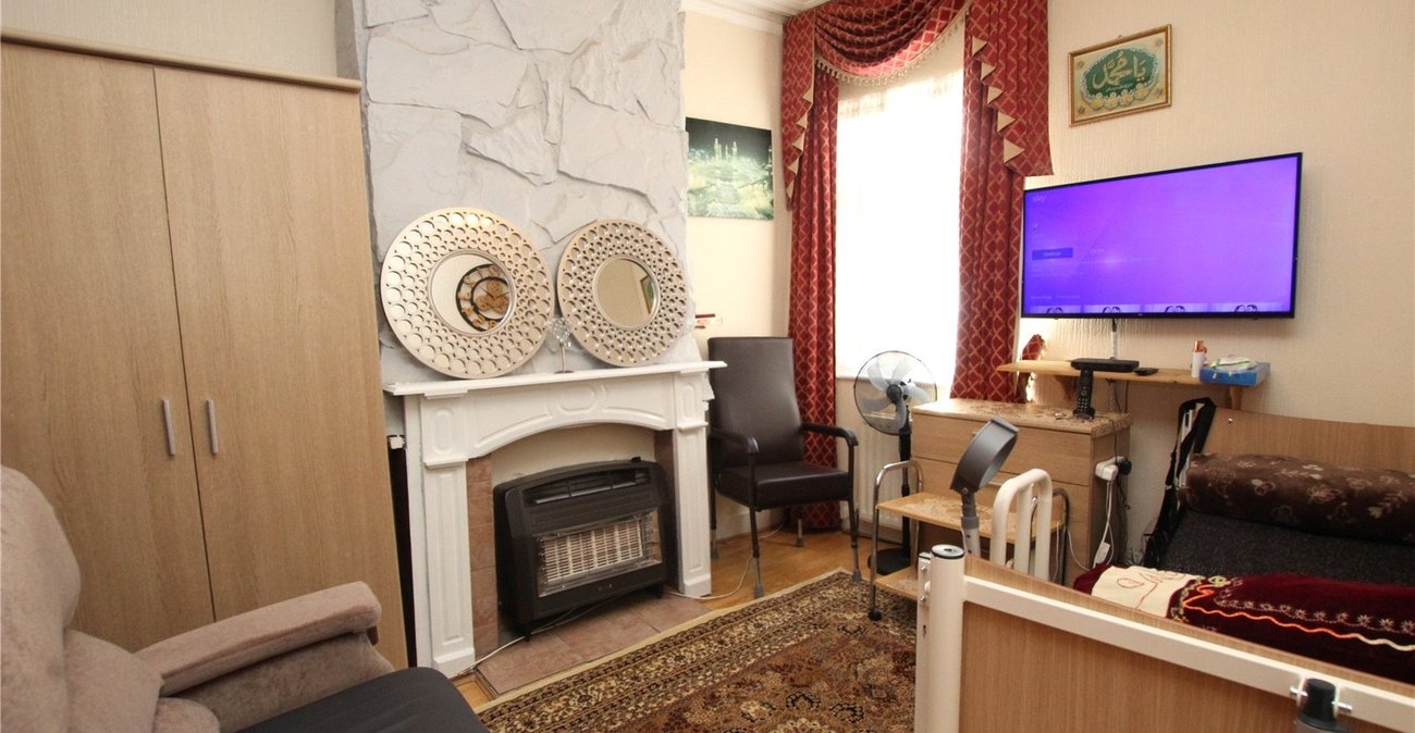 5 bedroom house for sale in London | Robinson Jackson