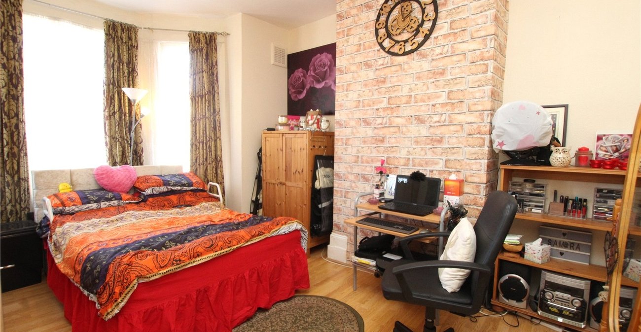 5 bedroom house for sale in London | Robinson Jackson