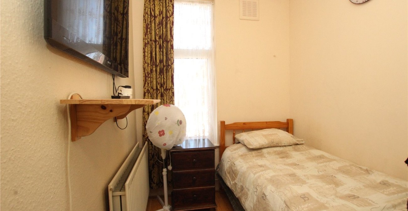 5 bedroom house for sale in London | Robinson Jackson