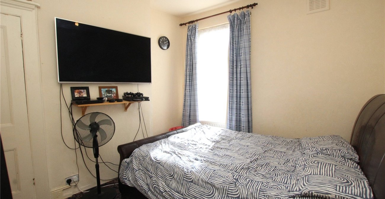5 bedroom house for sale in London | Robinson Jackson