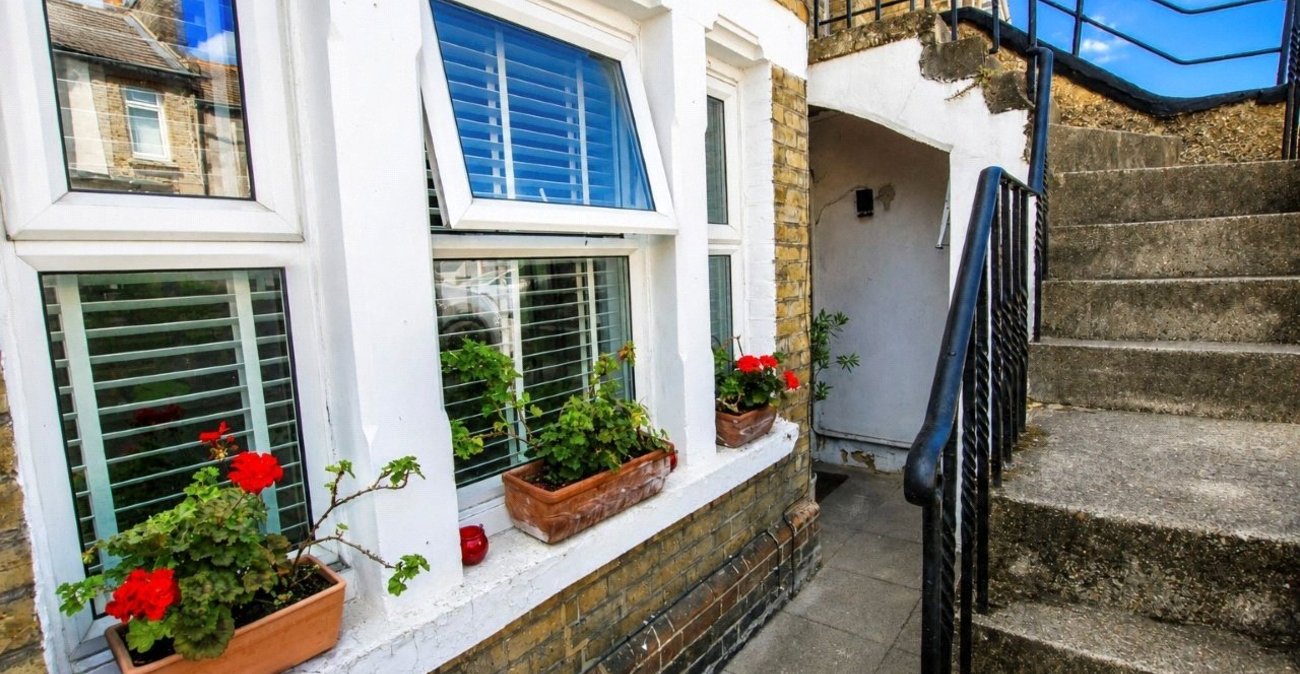 2 bedroom property for sale in Plumstead | Robinson Jackson