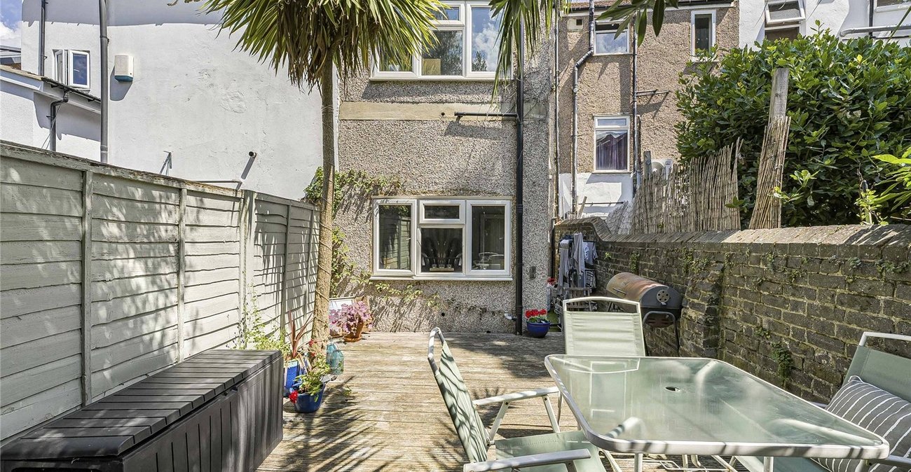 2 bedroom property for sale in Plumstead | Robinson Jackson