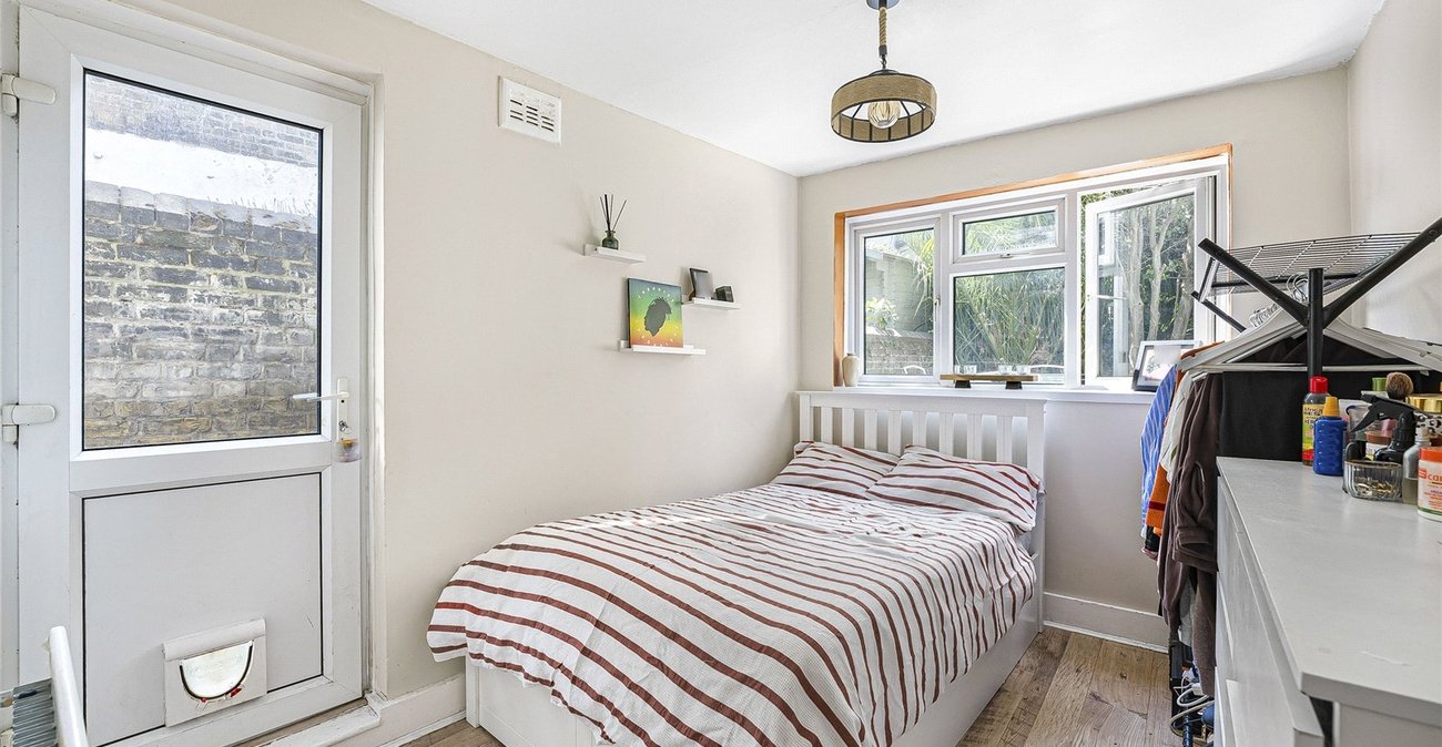 2 bedroom property for sale in Plumstead | Robinson Jackson