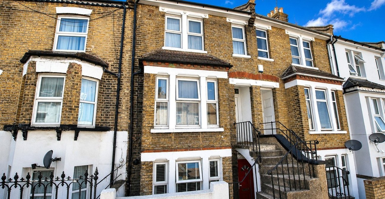 2 bedroom property for sale in Plumstead | Robinson Jackson