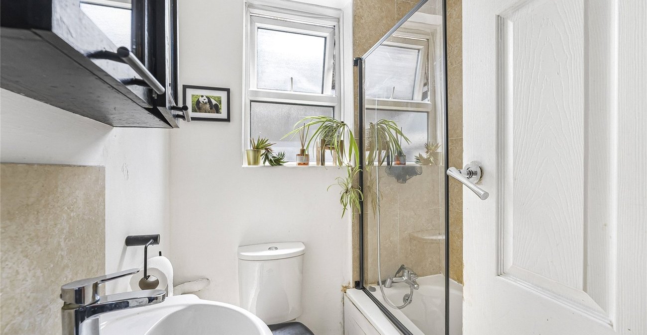 2 bedroom property for sale in Plumstead | Robinson Jackson