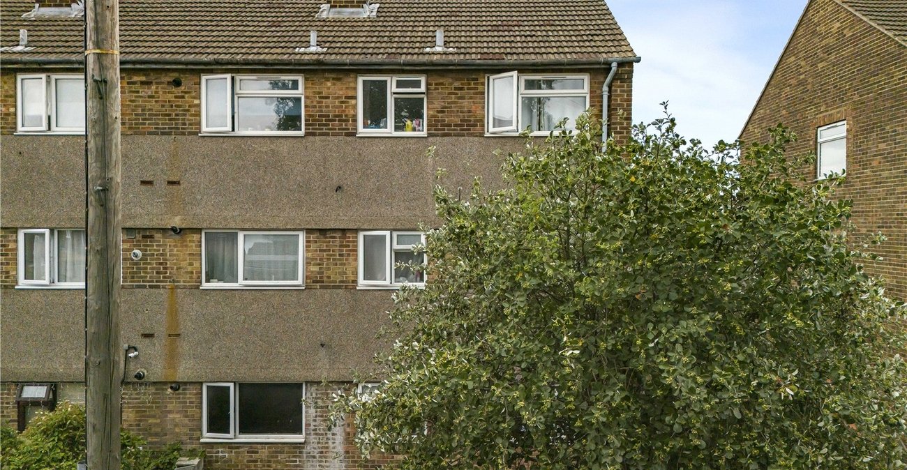 2 bedroom property for sale in Dartford | Robinson Jackson
