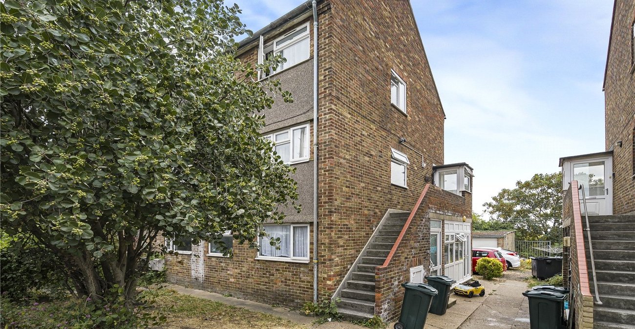 2 bedroom property for sale in Dartford | Robinson Jackson