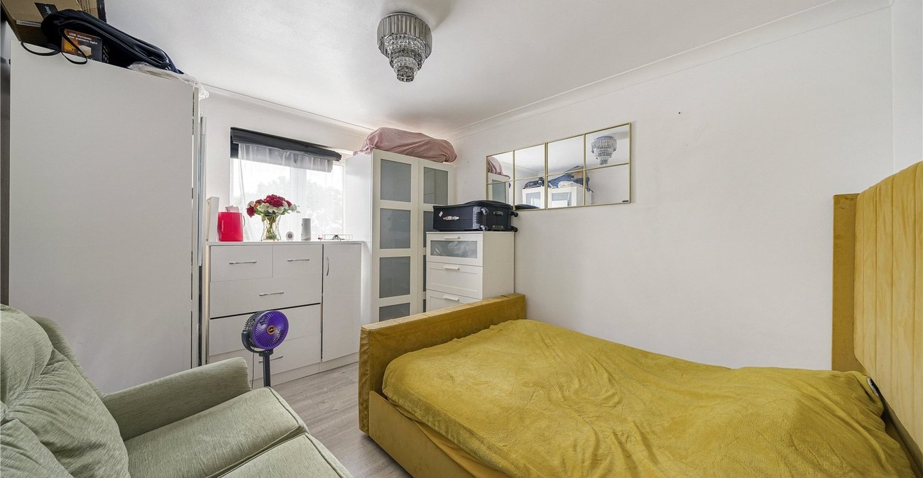 2 bedroom property for sale in Dartford | Robinson Jackson
