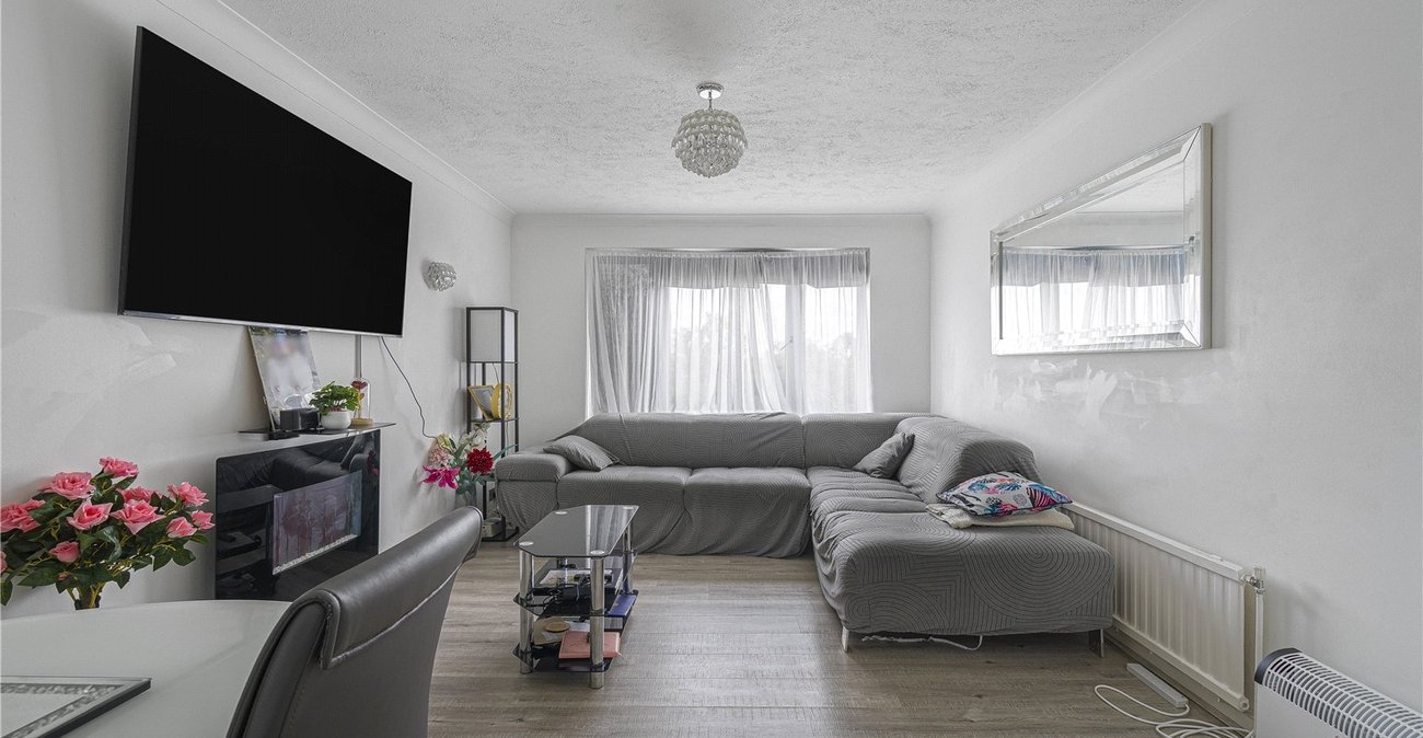 2 bedroom property for sale in Dartford | Robinson Jackson