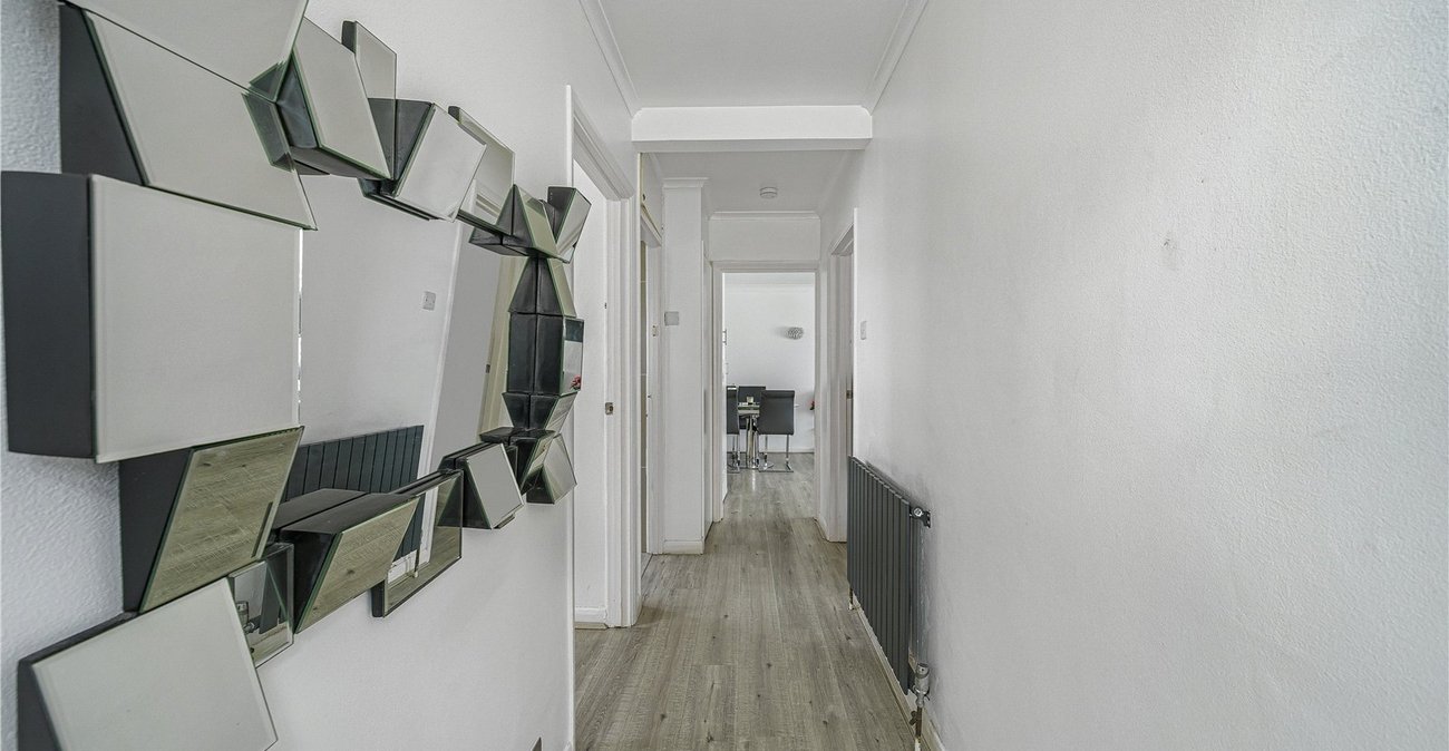 2 bedroom property for sale in Dartford | Robinson Jackson