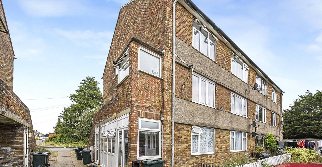2 bedroom property for sale in Dartford | Robinson Jackson