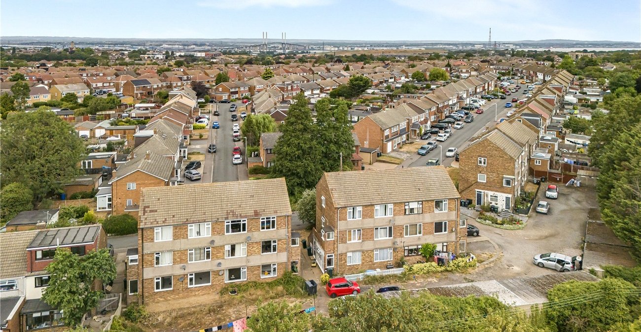 2 bedroom property for sale in Dartford | Robinson Jackson