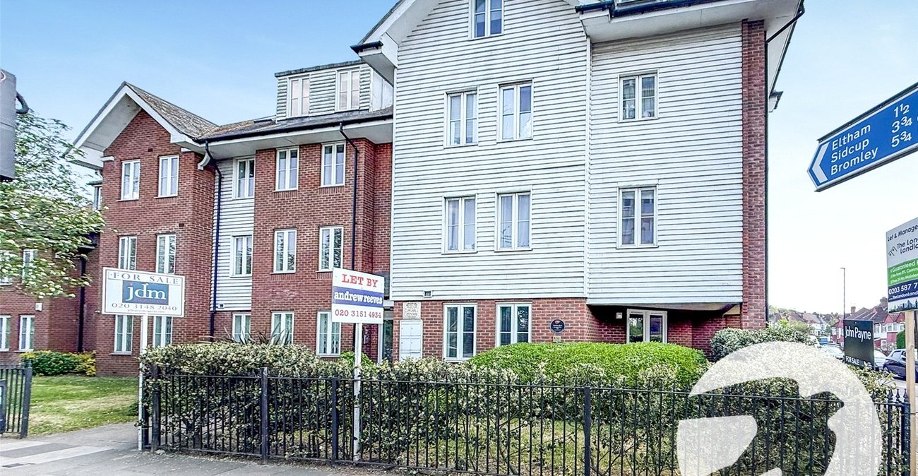 3 bedroom property for sale in London | Robinson Jackson
