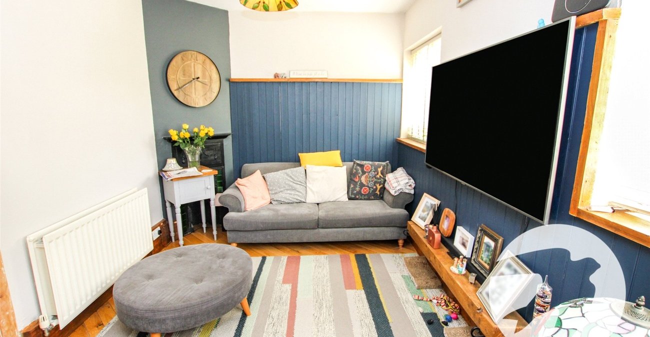 3 bedroom house for sale in London | Robinson Jackson