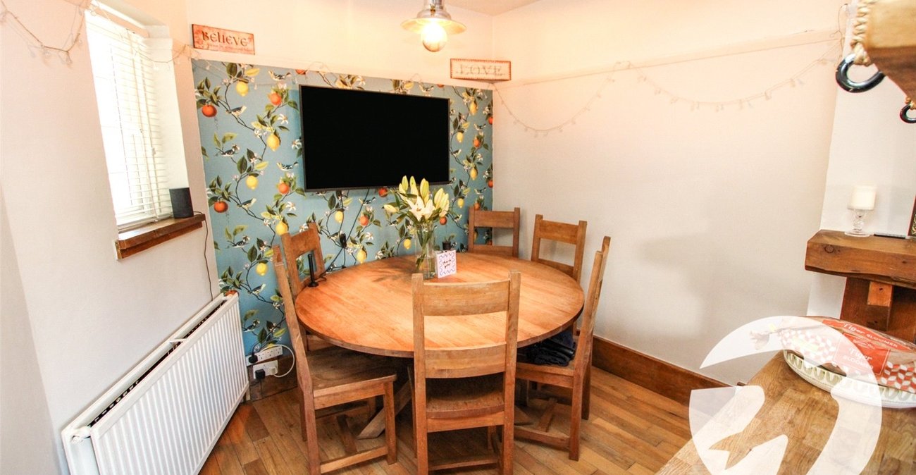 3 bedroom house for sale in London | Robinson Jackson