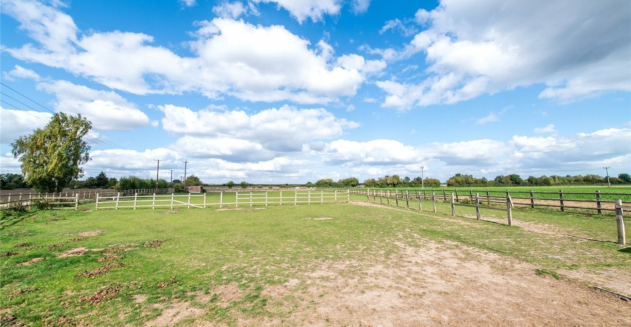 4 bedroom house for sale in Cliffe | Robinson Michael & Jackson