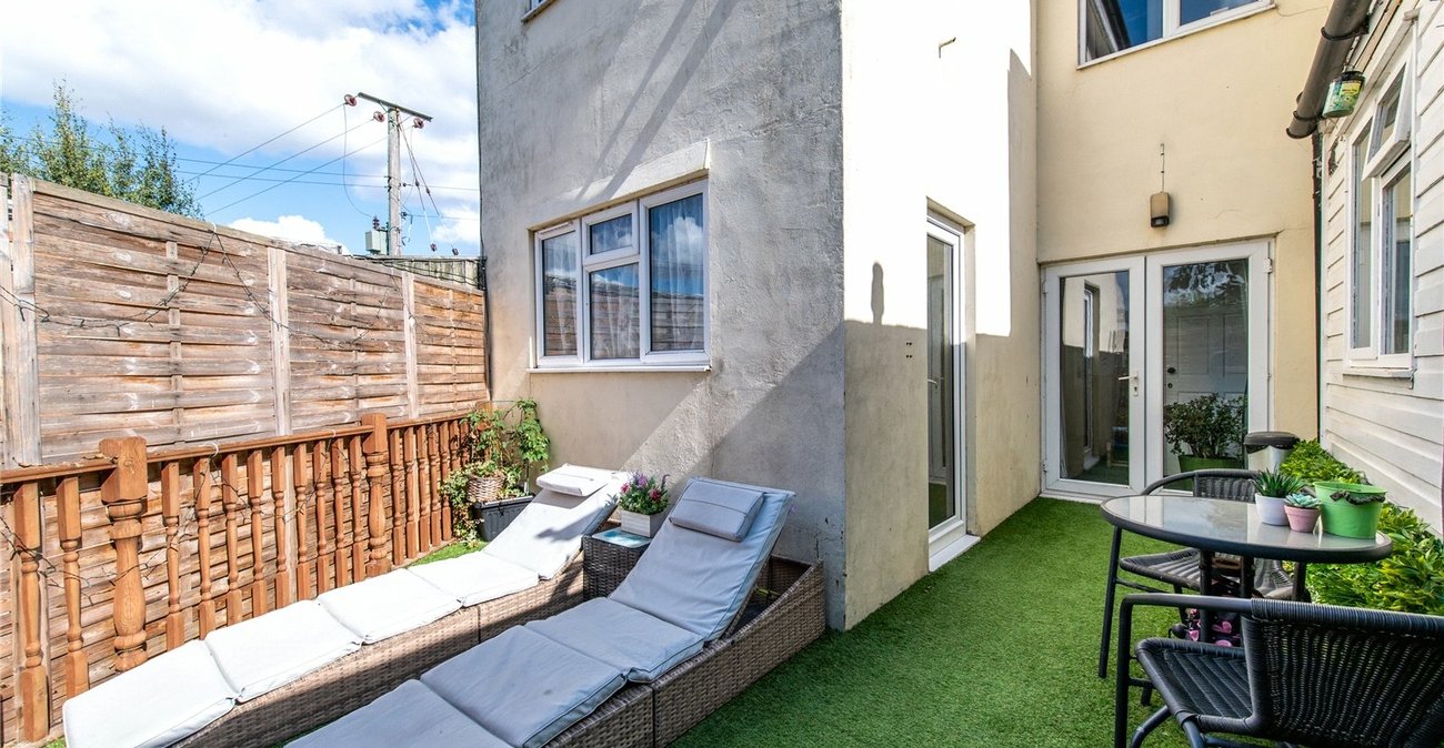 4 bedroom house for sale in Cliffe | Robinson Michael & Jackson