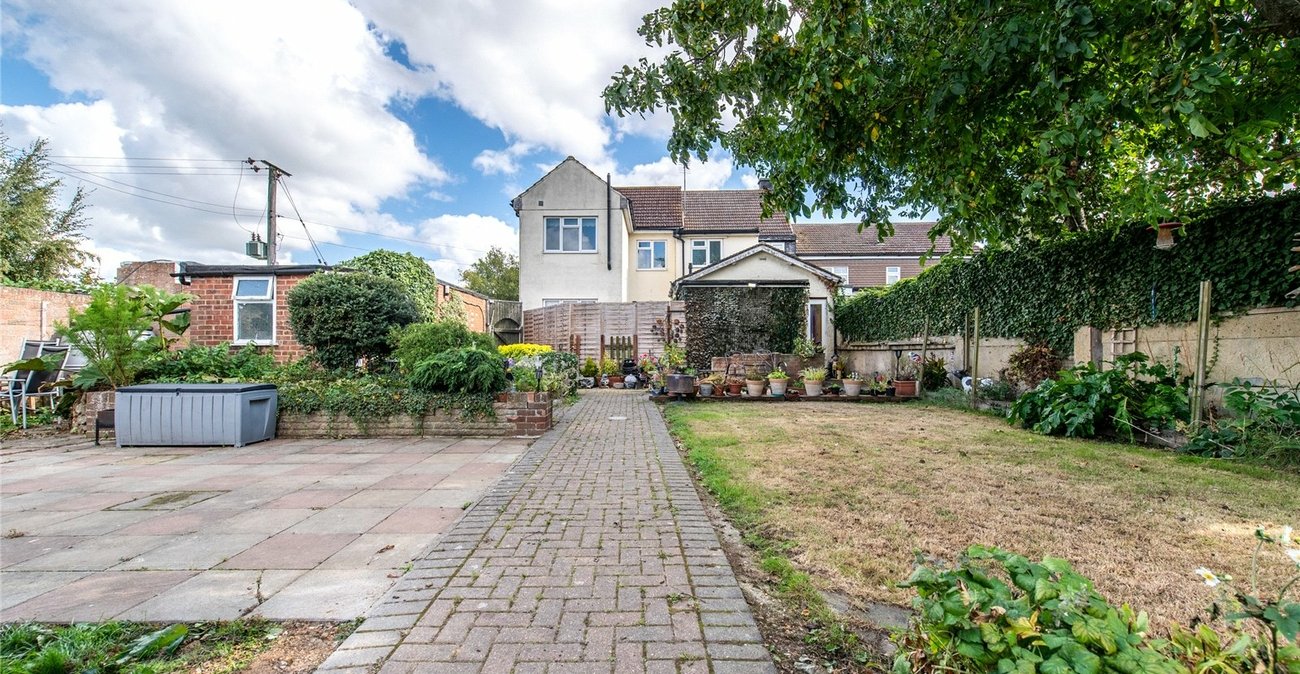 4 bedroom house for sale in Cliffe | Robinson Michael & Jackson