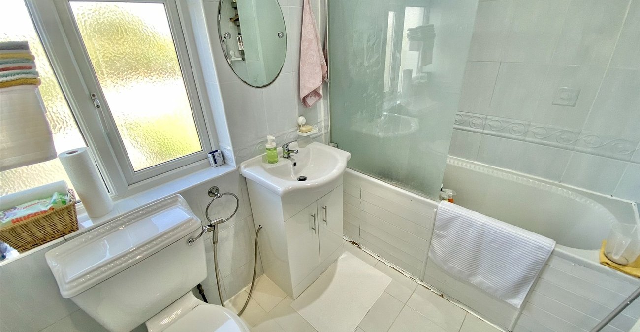 2 bedroom house for sale in Sidcup | Robinson Jackson