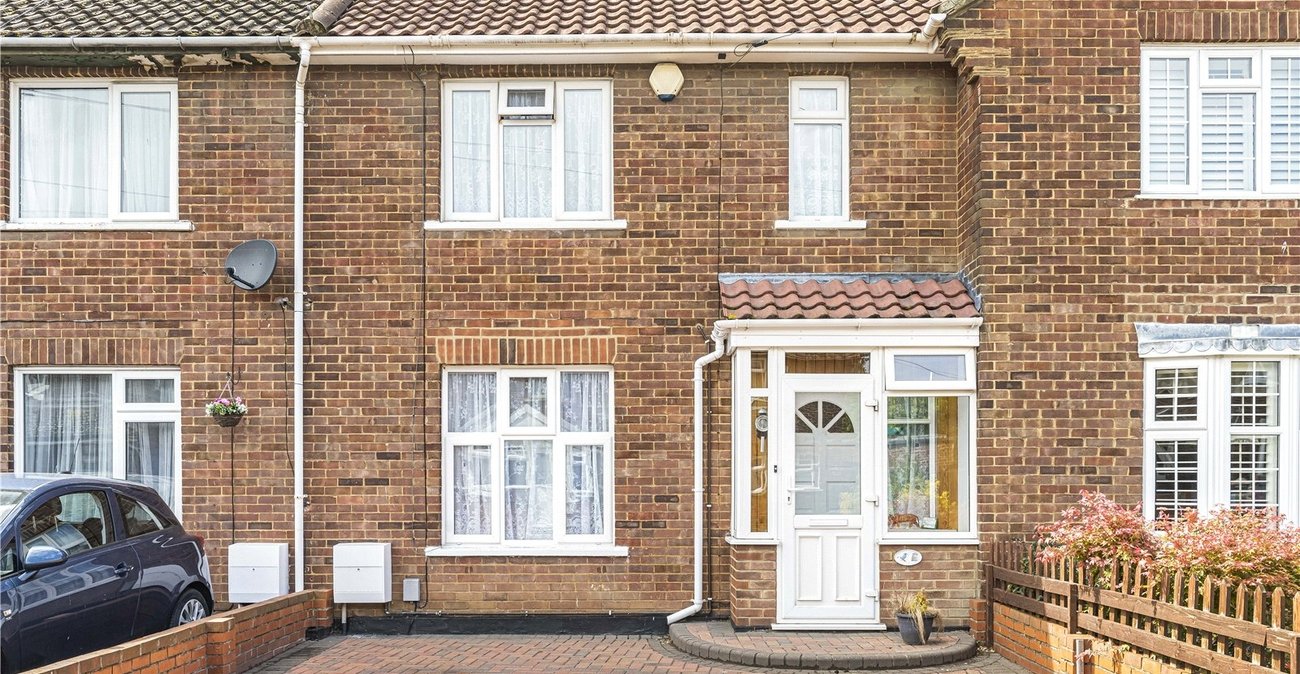 2 bedroom house for sale in Dartford | Robinson Jackson