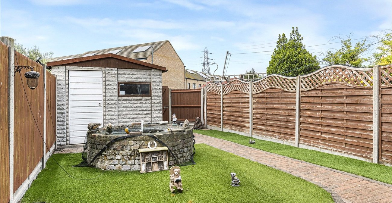 2 bedroom house for sale in Dartford | Robinson Jackson