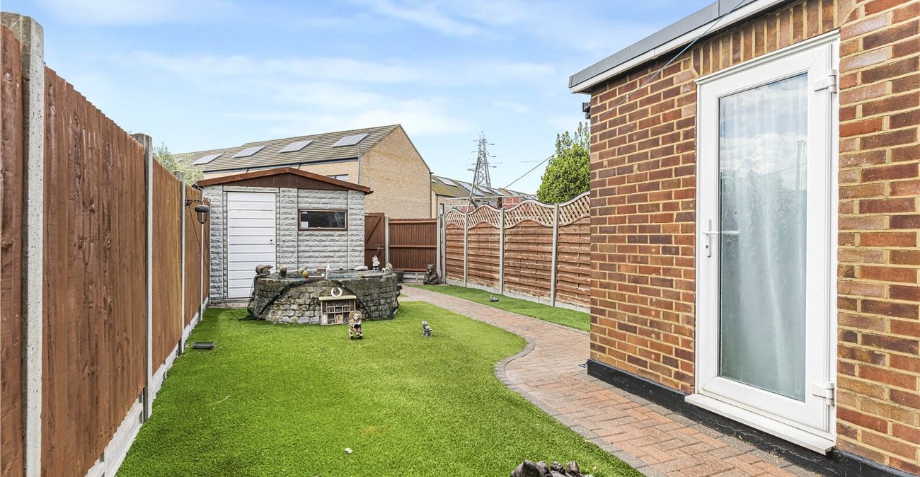 2 bedroom house for sale in Dartford | Robinson Jackson