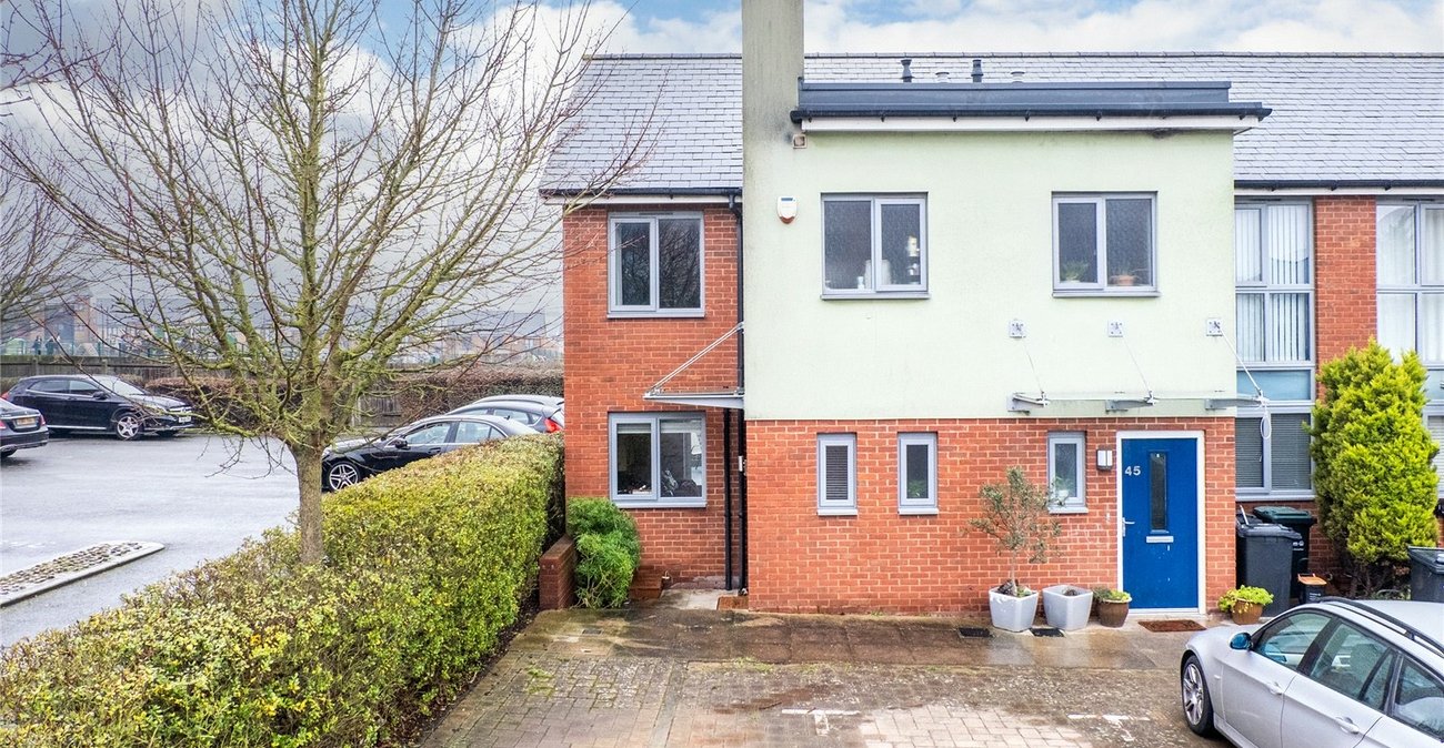 2 bedroom house for sale in Northfleet | Robinson Michael & Jackson