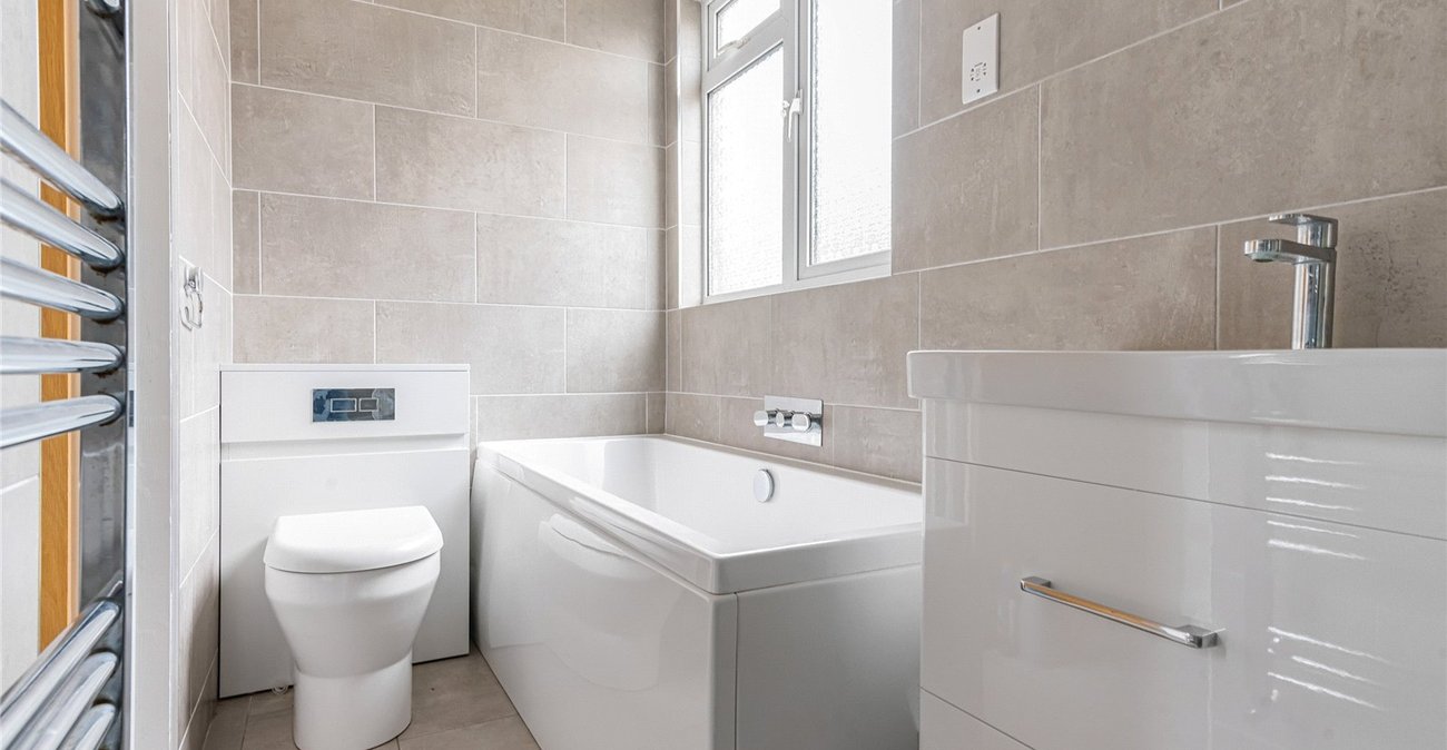 5 bedroom house for sale in Welling | Robinson Jackson