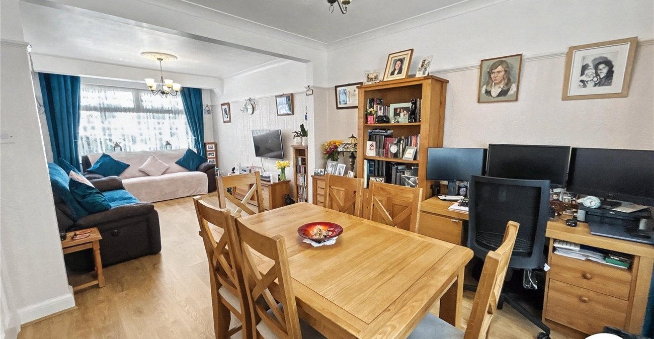 3 bedroom house for sale in Sidcup | Robinson Jackson