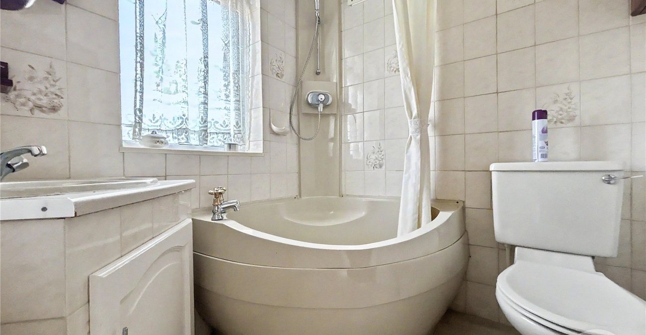 3 bedroom house for sale in Sidcup | Robinson Jackson