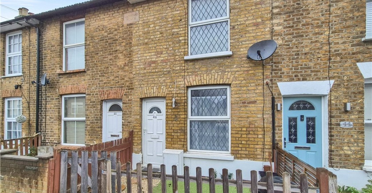 2 bedroom house for sale in Orpington | Robinson Jackson