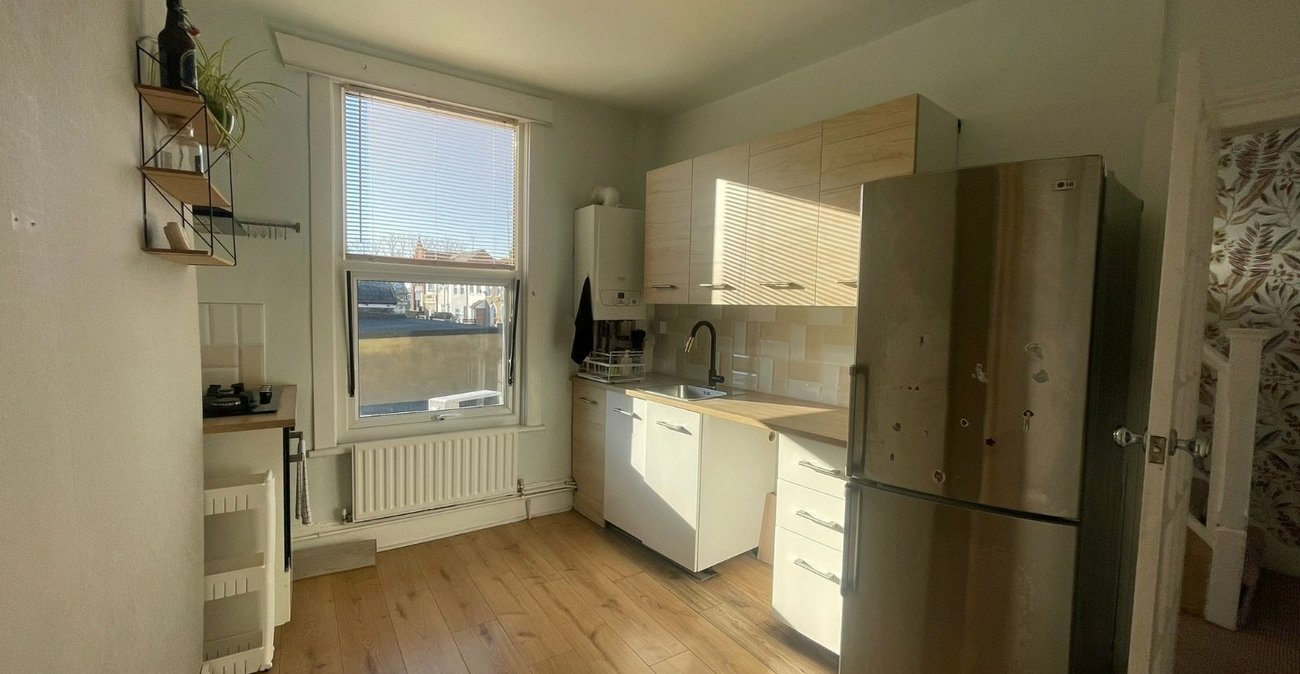 1 bedroom property for sale in Gravesend | Robinson Michael & Jackson