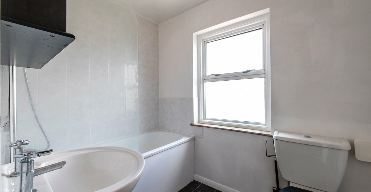 4 bedroom house for sale in Gravesend | Robinson Michael & Jackson