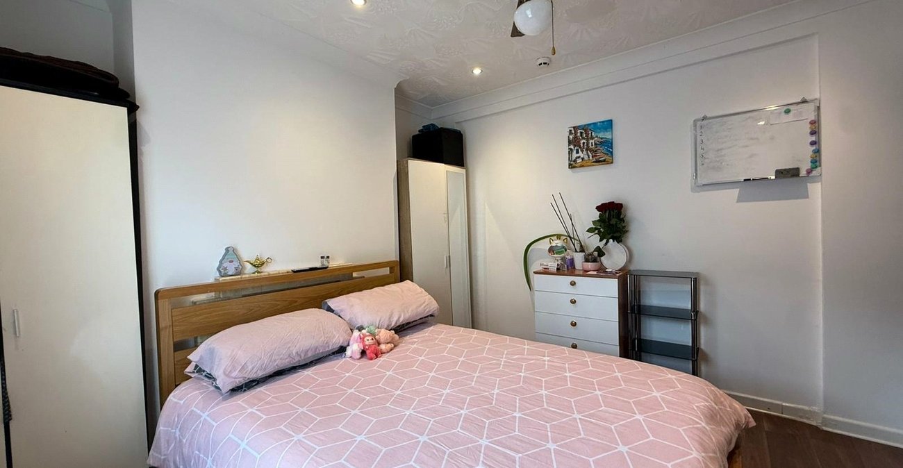 4 bedroom house for sale in Gravesend | Robinson Michael & Jackson