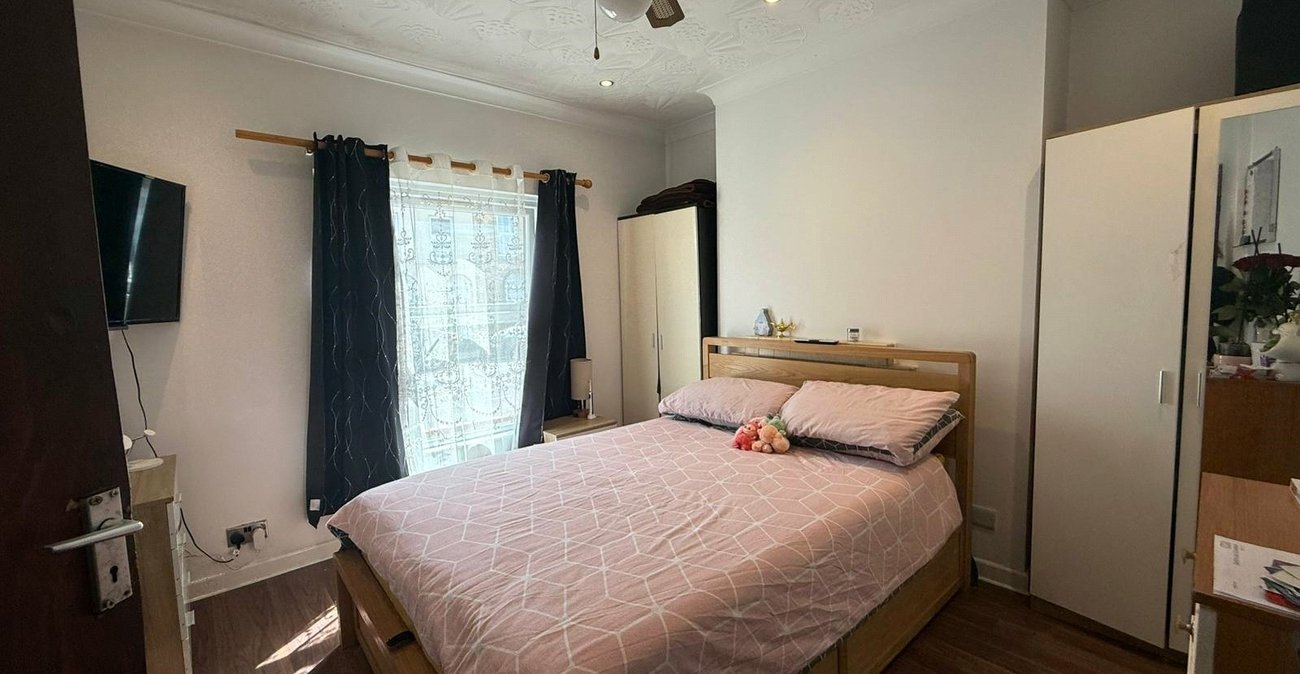 4 bedroom house for sale in Gravesend | Robinson Michael & Jackson